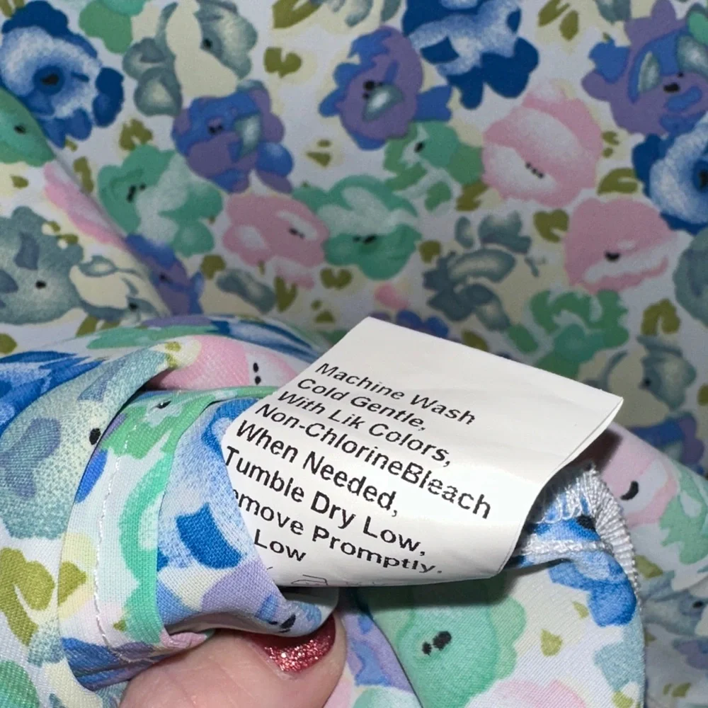 Women’s Floral Spring Top - Picture 8 of 8